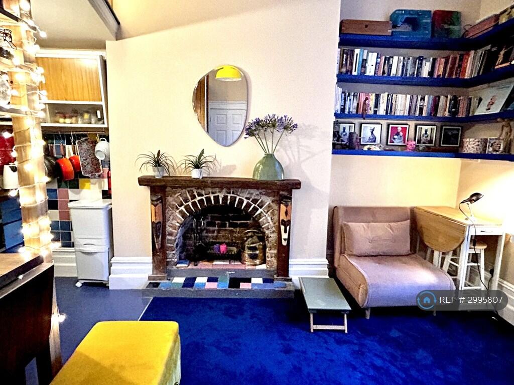 Apartment in Brighton - View 5