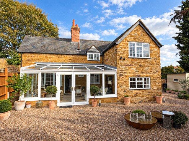 3-bed detached on Brook Lane, Dallington, Northampton, NN5, £375,000