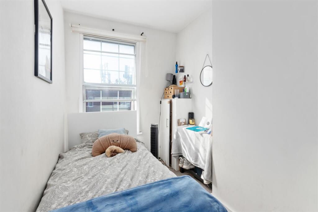 Apartment in London, South Wimbledon, Merton - More
