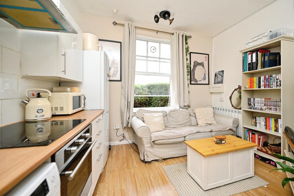 Apartment in Peterborough - More