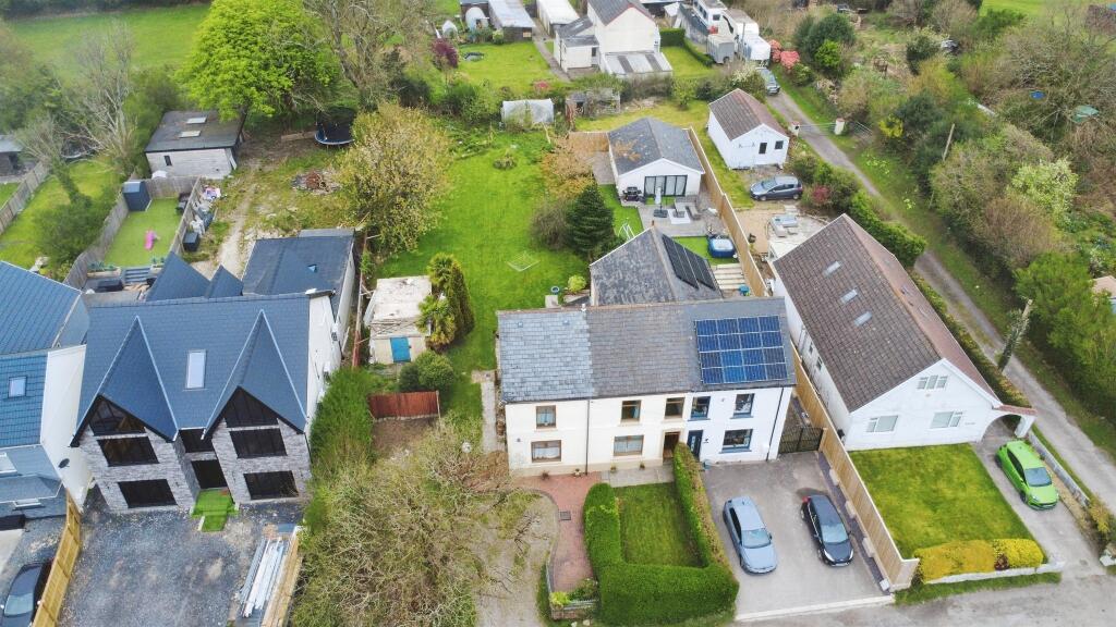 Main image of property: Mynydd Bach Y Glo, Waunarlwydd, Swansea