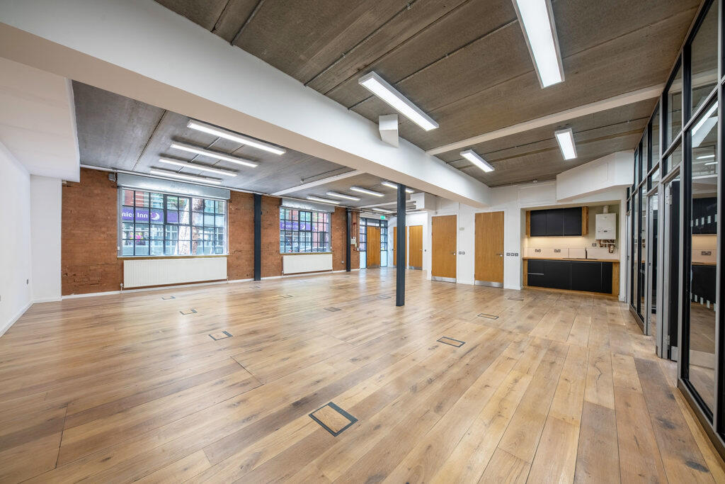 Main image of property: 166B Tower Bridge Road, London, SE1 3LZ