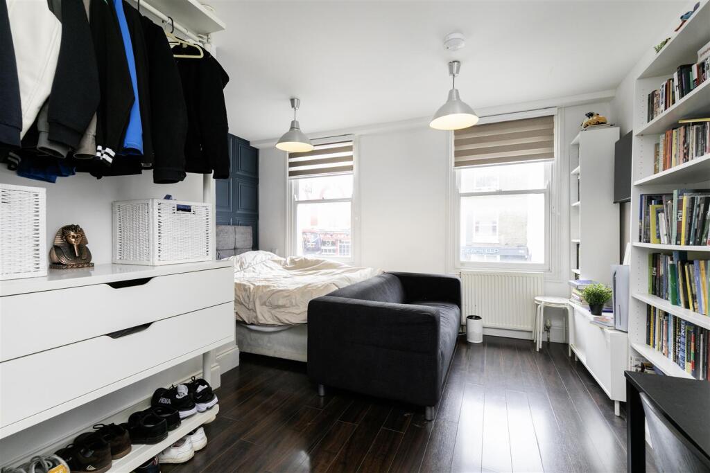 Studio flat for rent