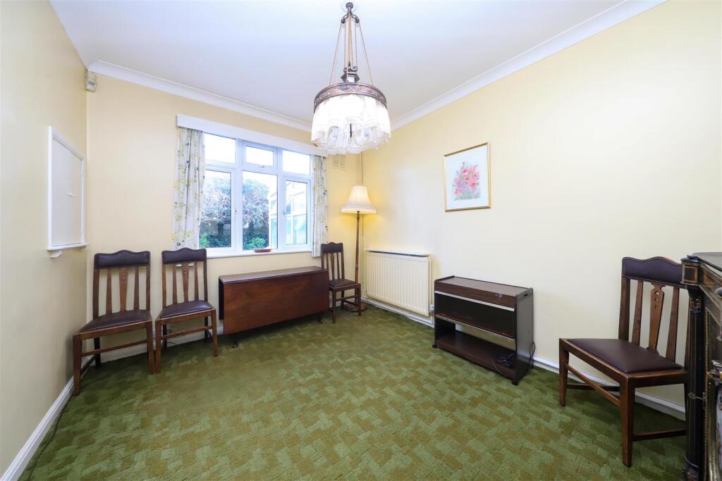 The Ridgeway, Ruislip photo 4