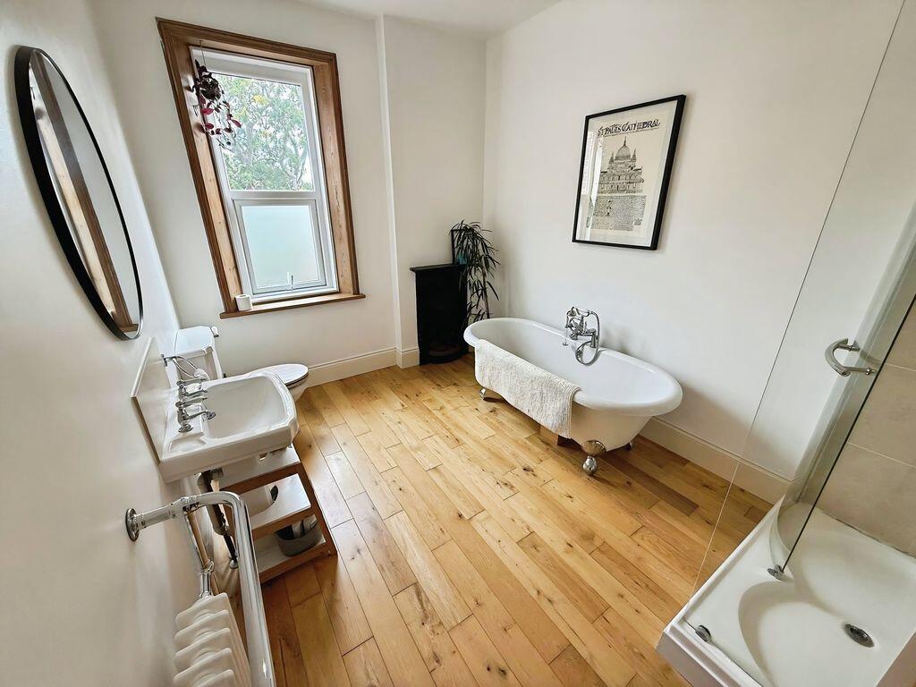 Apartment in Newcastle upon Tyne, South Gosforth - View 2