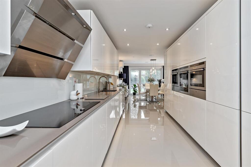 Additional image 5 of Ash Grove, Wheathampstead, St. Albans