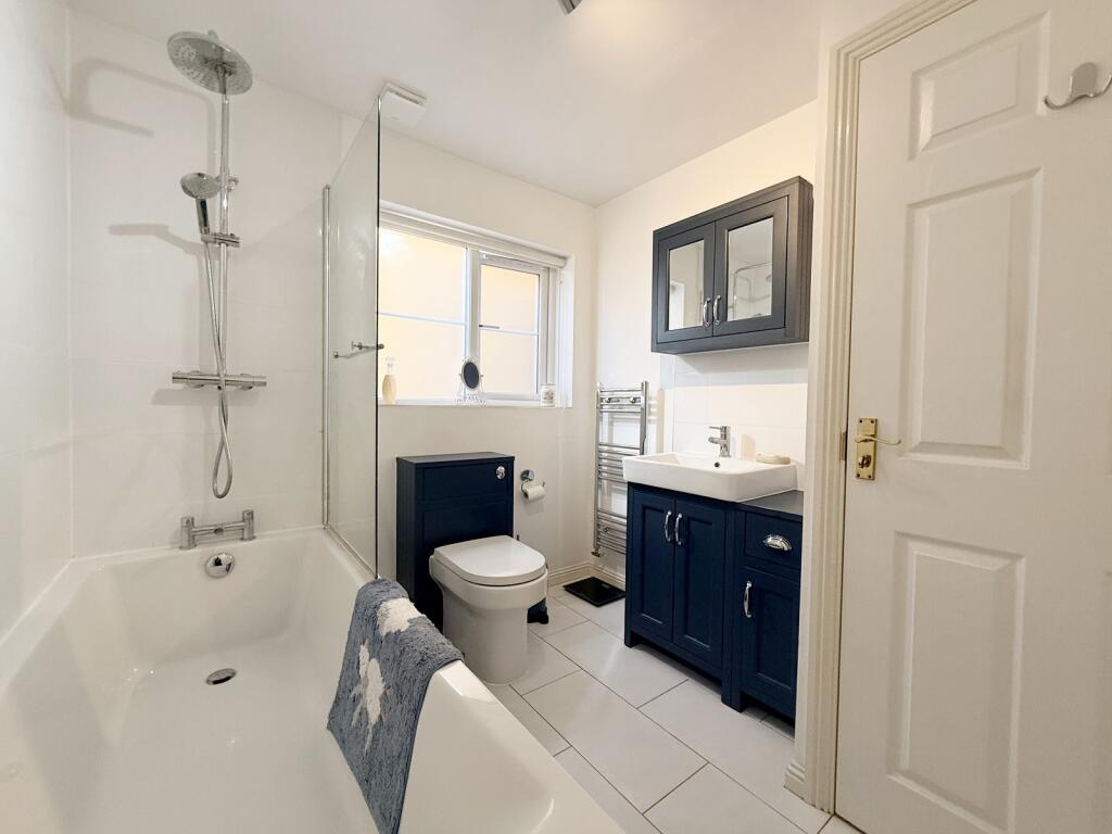 House in Rhondda Cynon Taff. CF72 8SQ, Pont-y-Clun - View 5