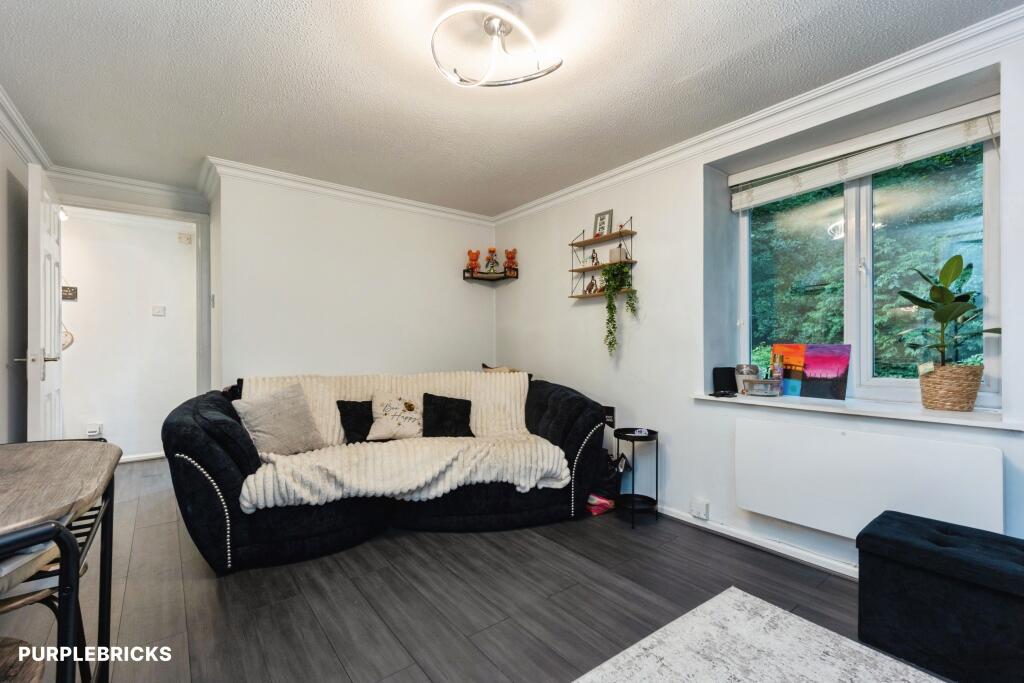Apartment in Oldham - View 5