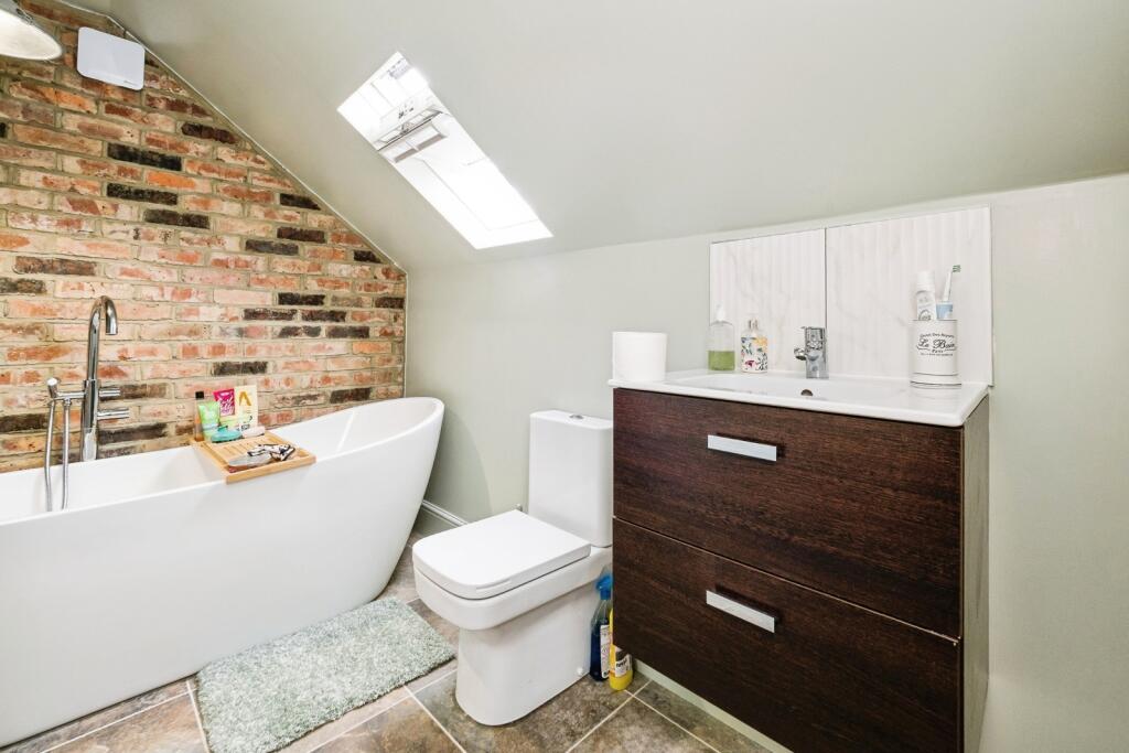House in Romford - View 5