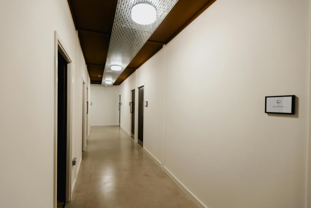 Base Business Space I Block