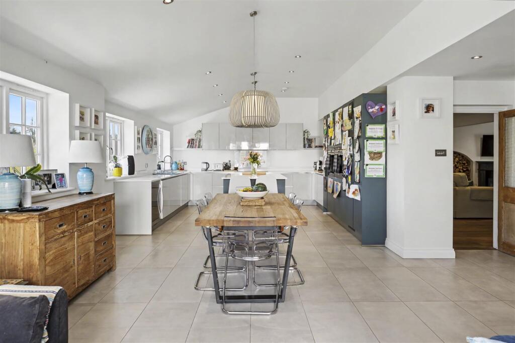 House in Uttlesford, Saffron Walden - View 2