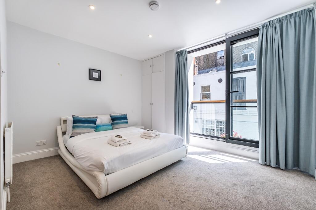 2 bedroom mews property for rent