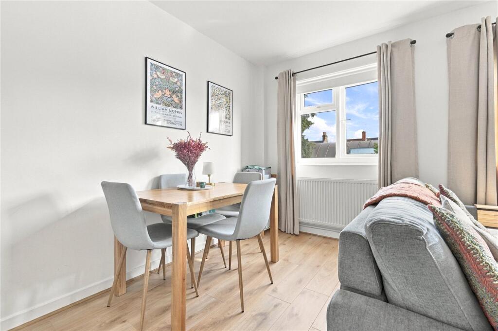 Apartment in London - View 5
