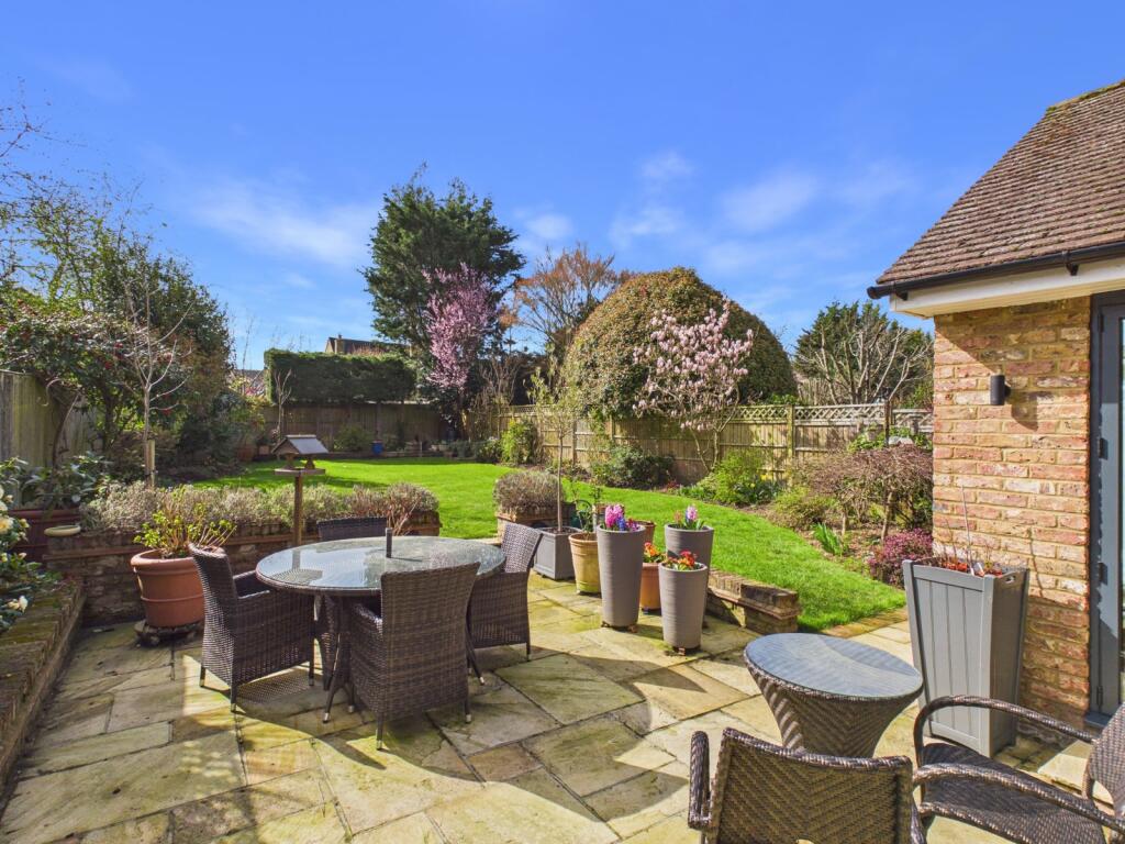 House in Buckinghamshire, Chalfont St Giles - More