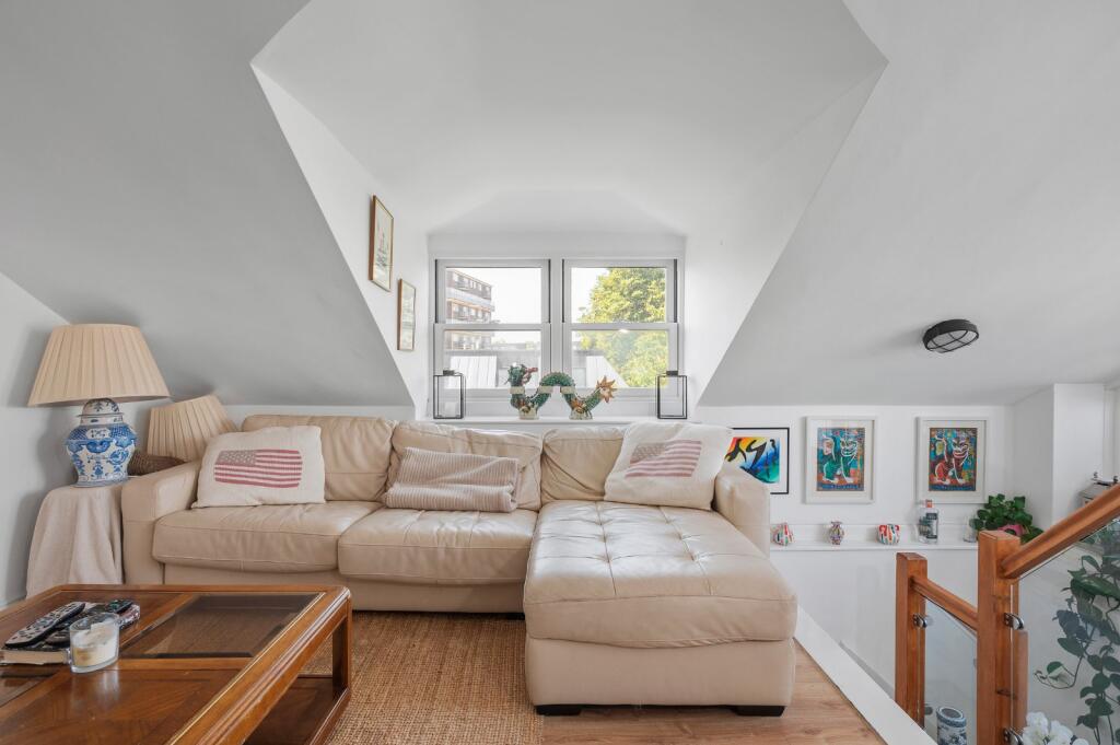 Apartment in London - View 3