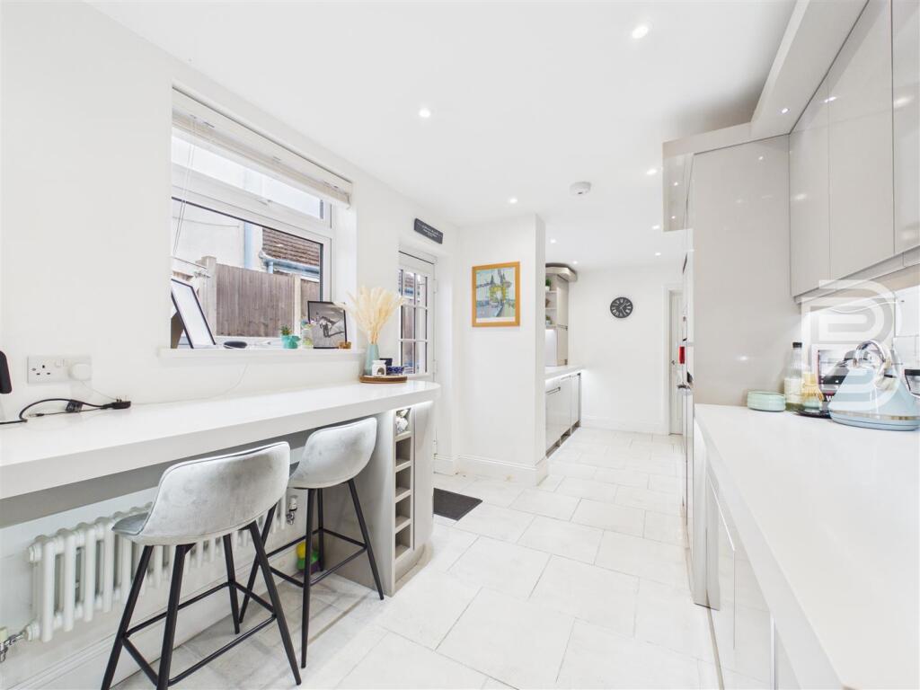 House in Rugby, New Bilton - More