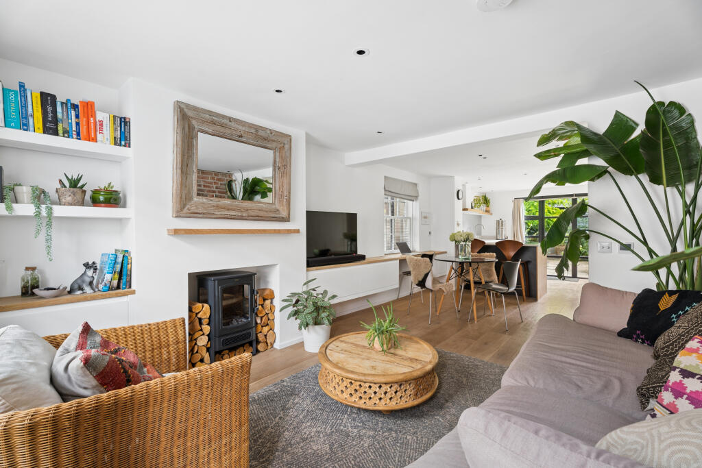 House in Dacorum, Ashlyns Estate, Berkhamsted - View 3