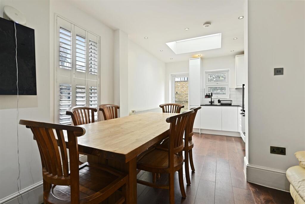 House in London - View 5