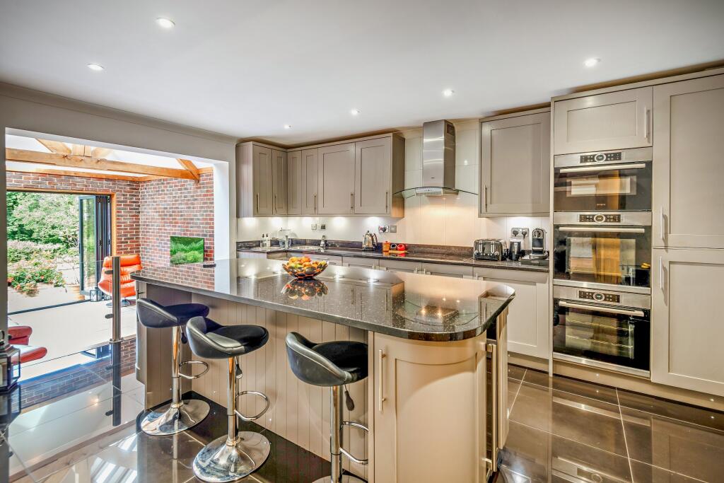 House in Redhill - View 4