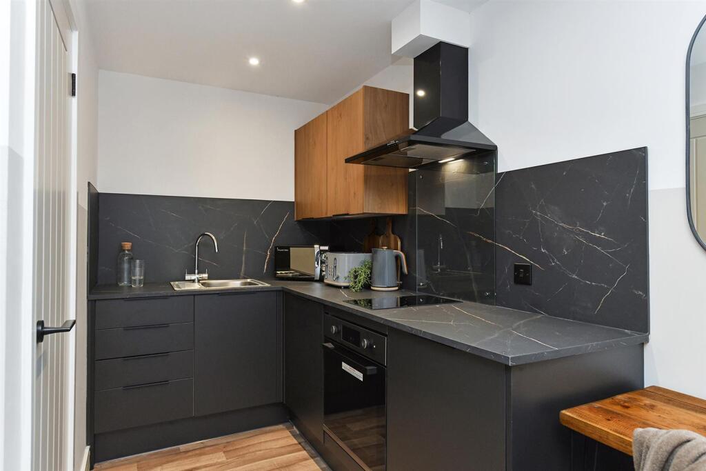 Apartment in Derby - View 2