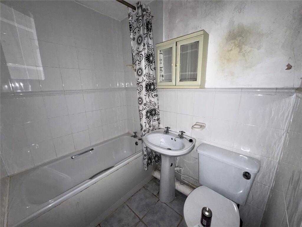 Apartment in Birmingham, Lyndon Green - View 5