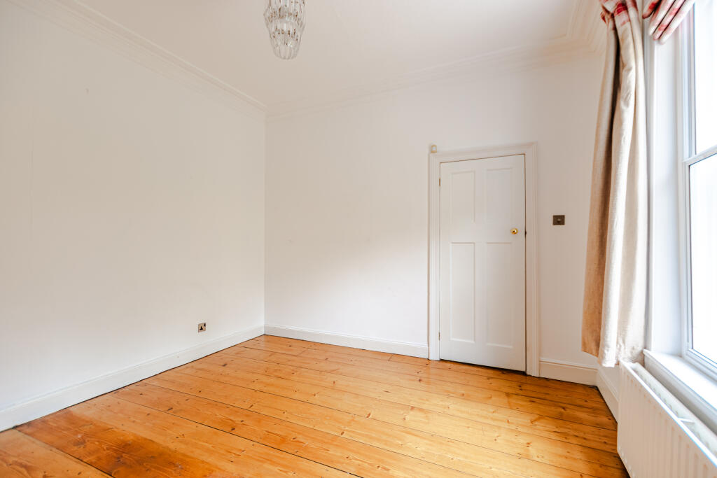 House in Leeds, West Yorkshire - View 5