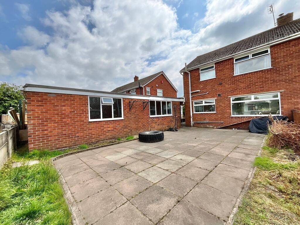 House in Stoke-on-Trent - View 4