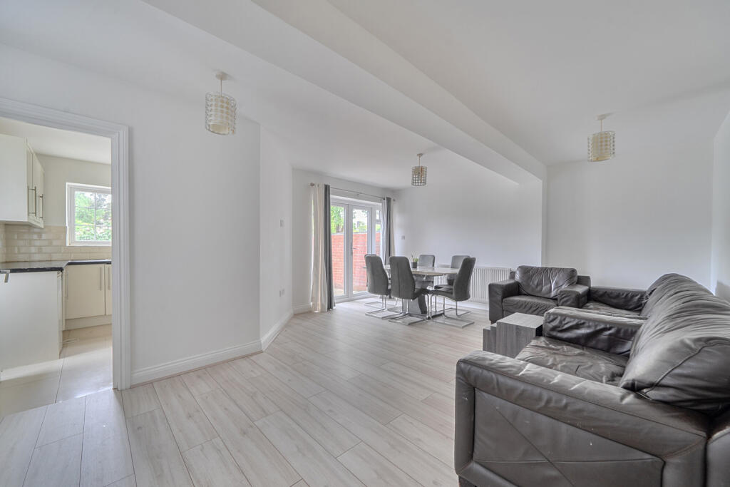Lascelles Avenue, Harrow photo 2