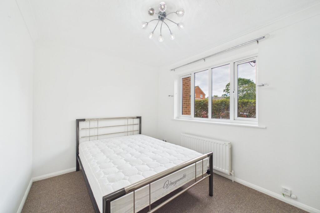 Apartment in Reading - View 5