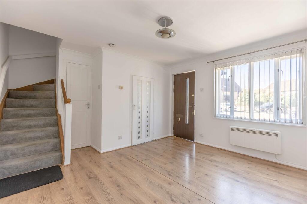 Cobb Close, Datchet, Slough - View 2