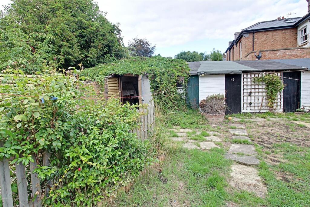 House in Berkhamsted, Hall Park - View 4