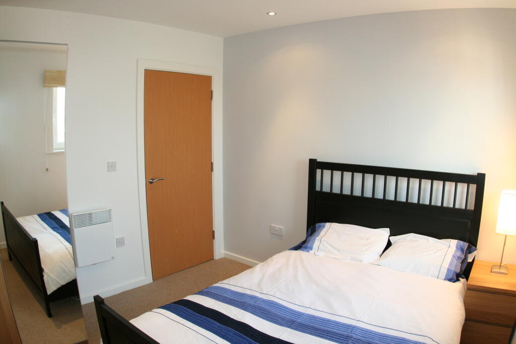 Apartment in Warrington, Cheshire Lines, Howley - View 5