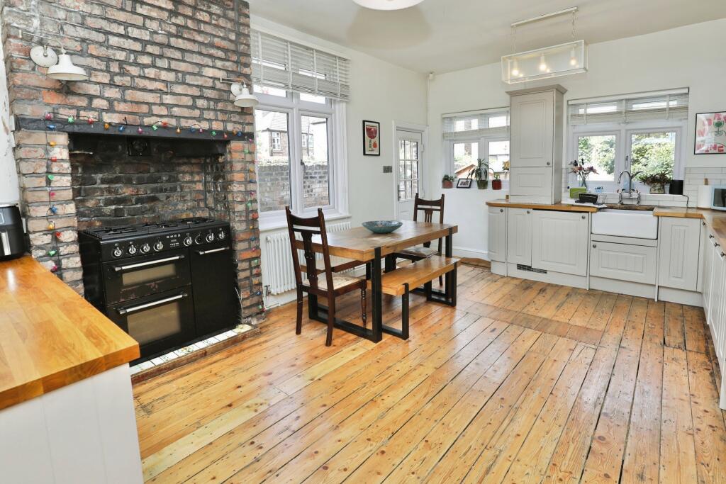 Whitehedge Road, Liverpool, L19 photo 4