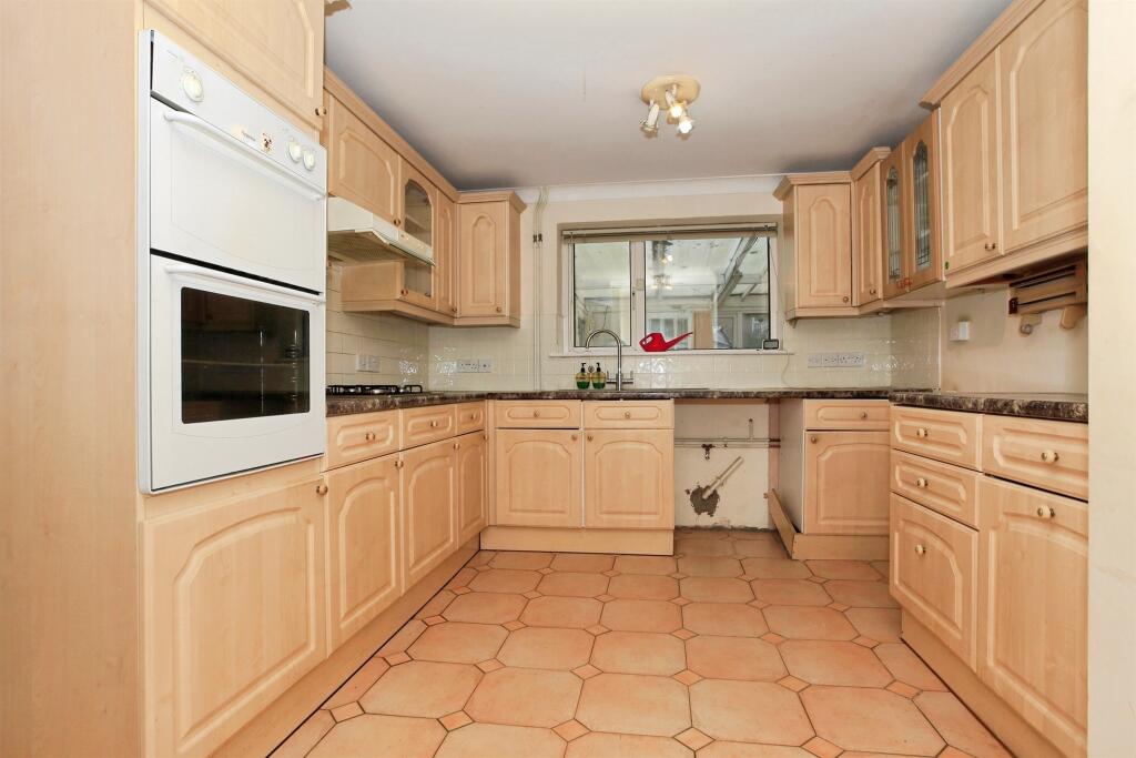 Almond Road, PETERBOROUGH photo 3