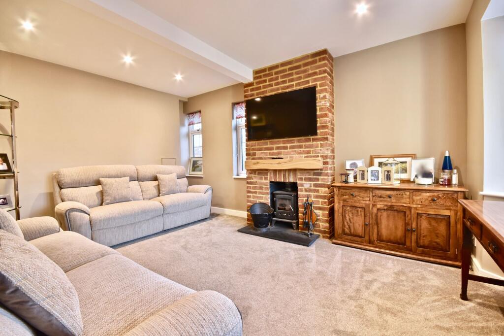 Links Road, Ashtead, KT21 photo 3