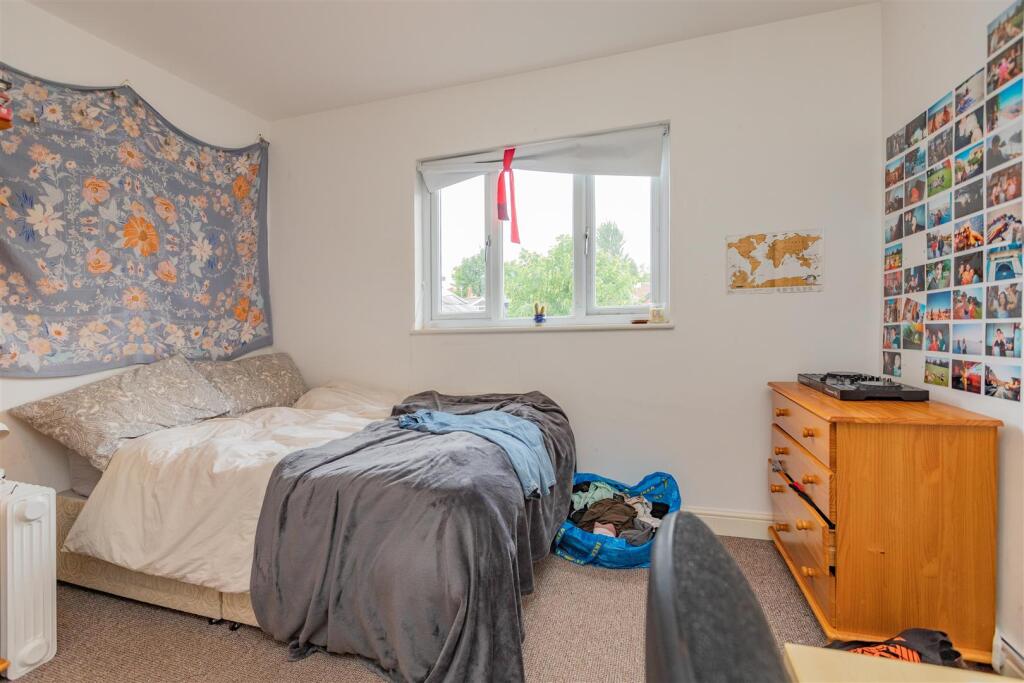 6 bedroom house for rent