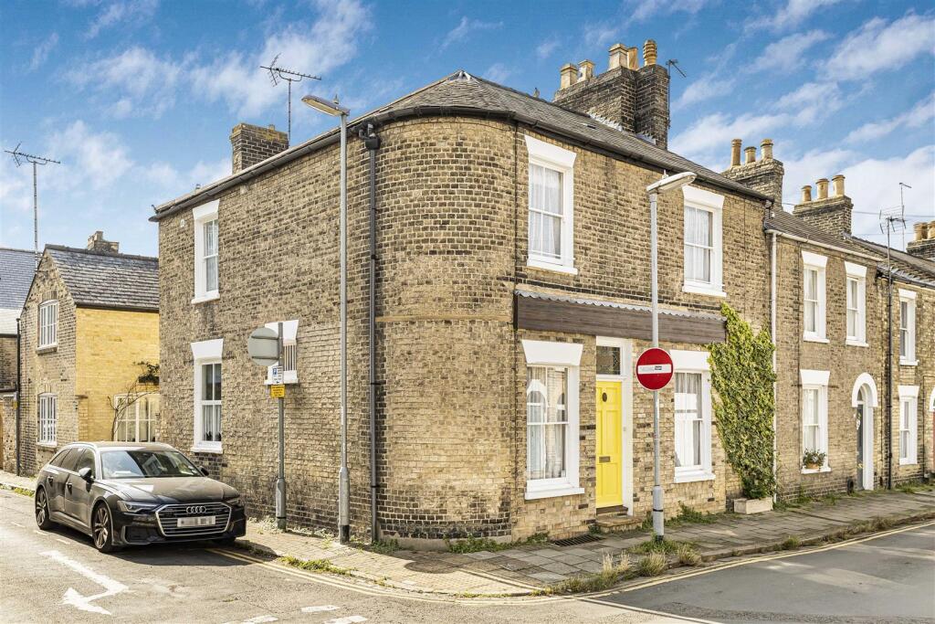Main image of property: Norwich Street, Cambridge