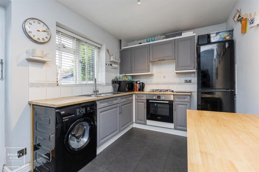 Edenbridge Drive, Radcliffe, M26 photo 3