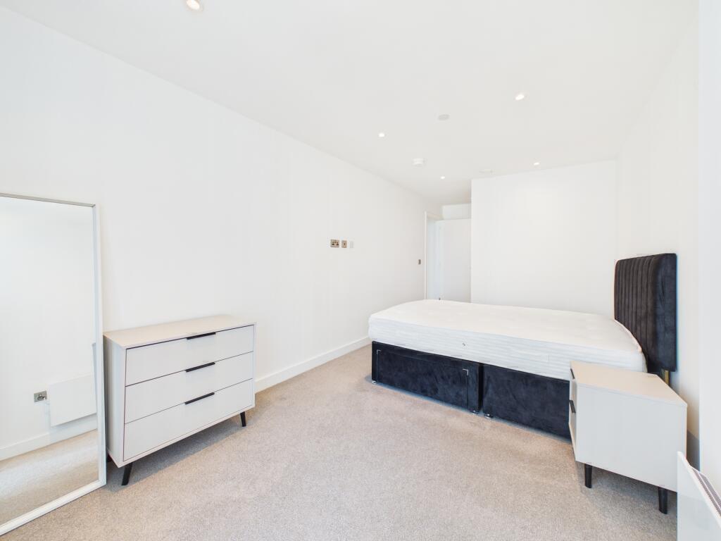 Apartment in Manchester, City Centre - View 4