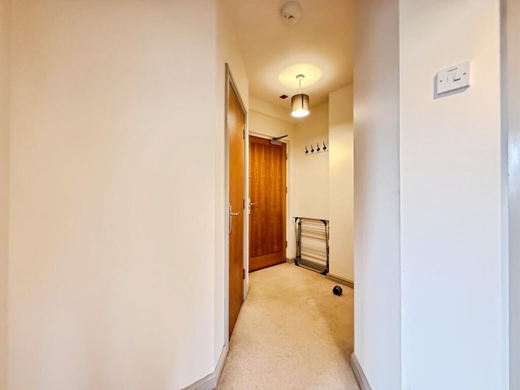 Apartment in Pontarddulais - More