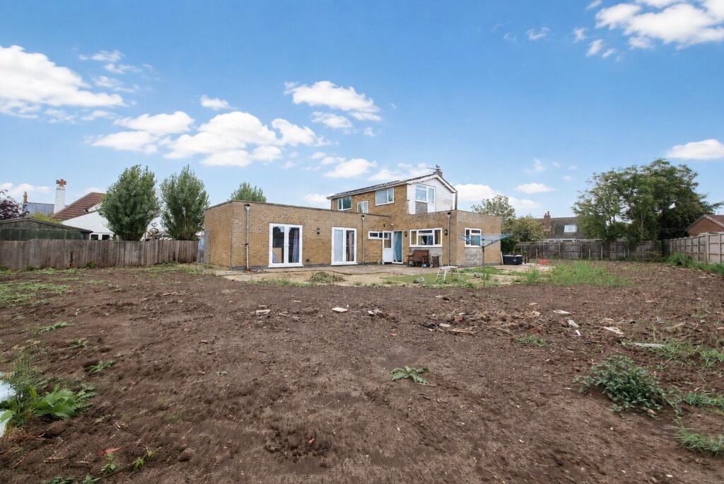 House in East Lindsey, Dorset Court, Mablethorpe and Sutton - More