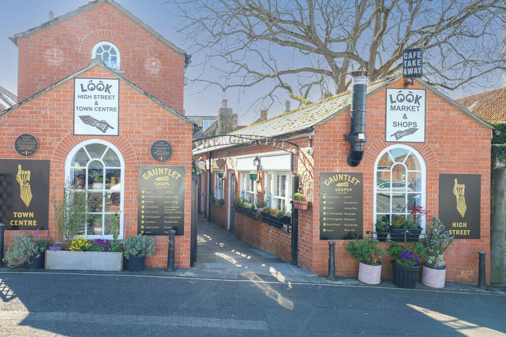 Additional image 3 of The Gauntlet, 11 High Street, Somerset, Glastonbury, BA6 9DP
