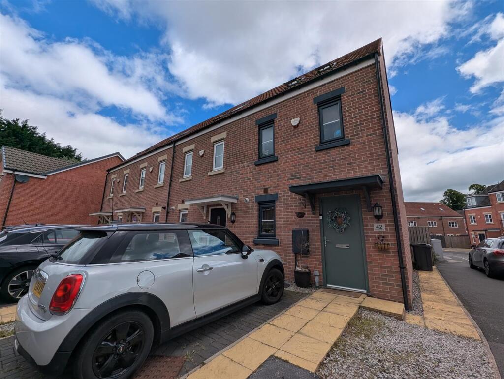 3-bed terraced on Greener Drive, Darlington, £160,000
