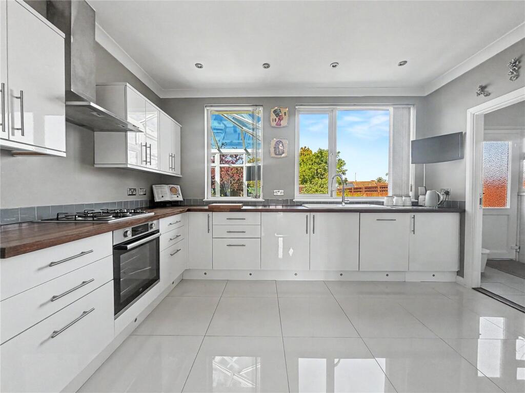 House in Gillingham, Twydall - View 3