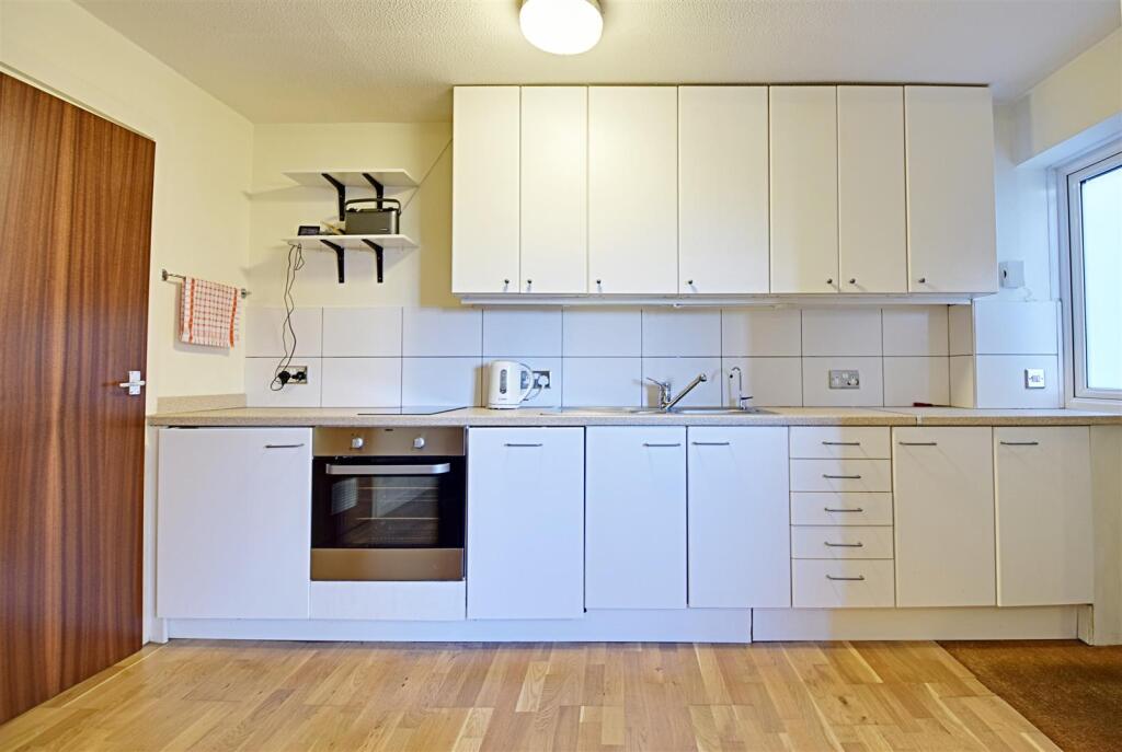 House in Tonbridge - More