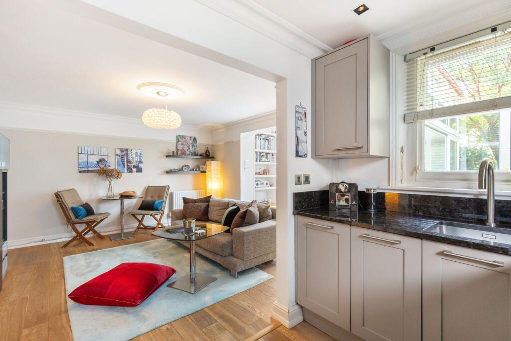 Apartment in Richmond, North Sheen - View 5