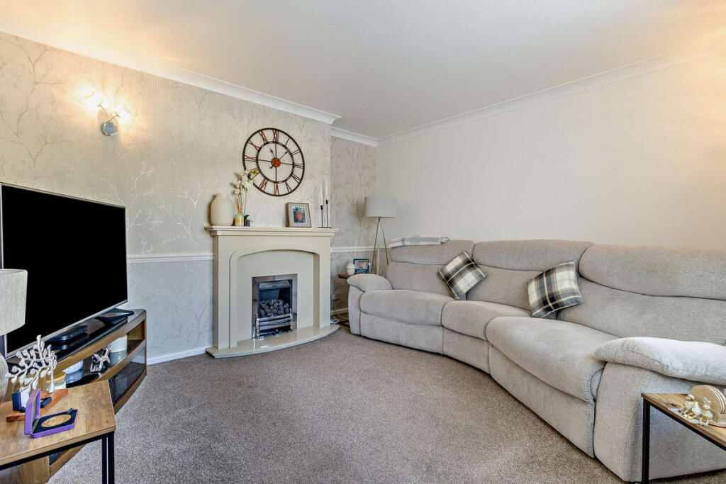 16, Chestnut Avenue, Doncaster, DN3 photo 2