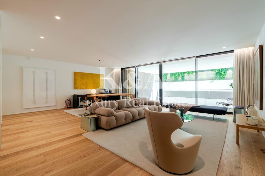 Main image of property: Oporto, Oporto