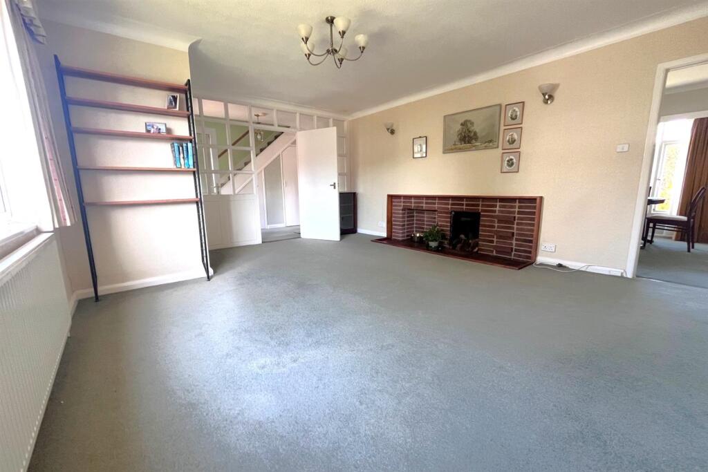 Superb detached home on Coombe Bridge Avenue, Stoke Bishop, Bristol photo 4