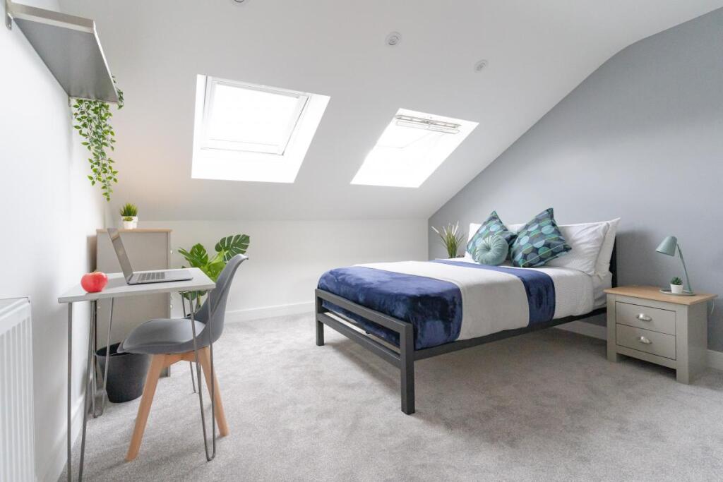 House in Portsmouth - View 3